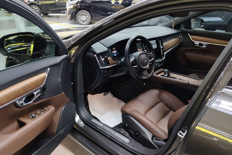 沃尔沃S90 2022款 B5 智逸豪华版中控内饰7003