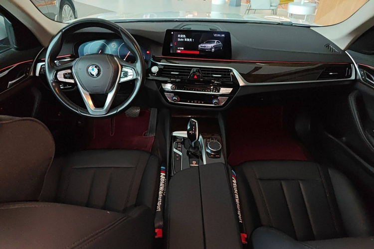 宝马5系 2019款 改款 525Li 豪华套装中控内饰7002