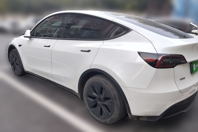 特斯拉 Model Y 2023款 后轮驱动版车身外观5