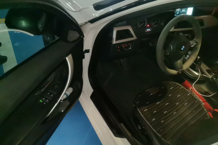 宝马3系 2014款 320Li 时尚型中控内饰7003