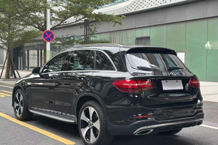 奔驰GLC 2018款 GLC 300 4MATIC 动感型车身外观6010