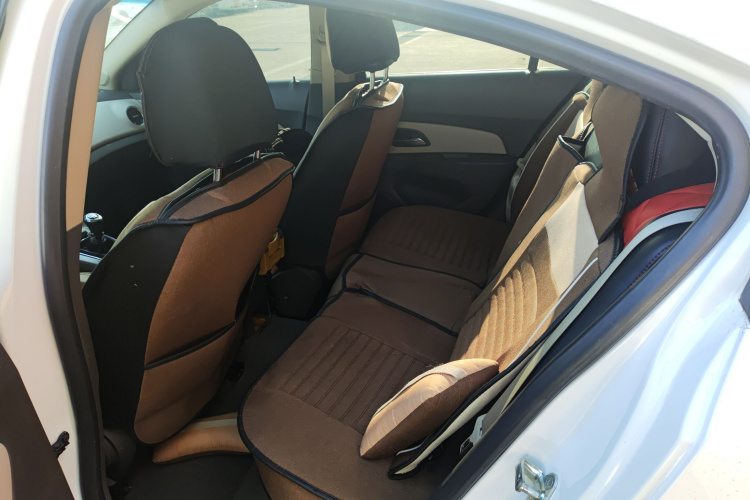 雪佛兰 科鲁兹 2015款 1.5L 经典 SL MT中控内饰7004