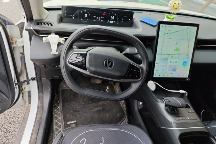 长安 逸达 2023款 蓝鲸NE 1.5T GDI DCT尊享型中控内饰13