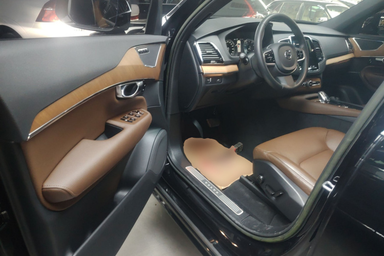 沃尔沃XC90 2022款 B6 智逸豪华版 7座中控内饰20