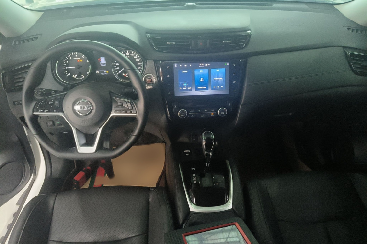 日产 奇骏 2023款 经典 2.0L 两驱智联臻享版中控内饰7002