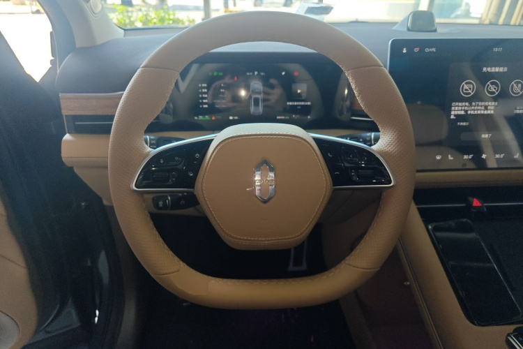 鸿蒙智行 问界M7 2024款 1.5T 后驱Plus版 5座中控内饰13