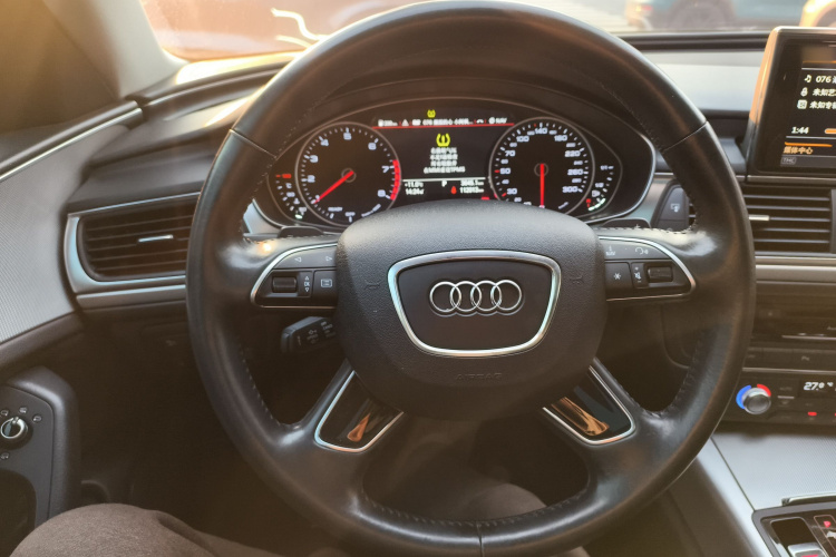 奥迪A6L 2018款 30周年年型 35 TFSI 时尚型中控内饰13