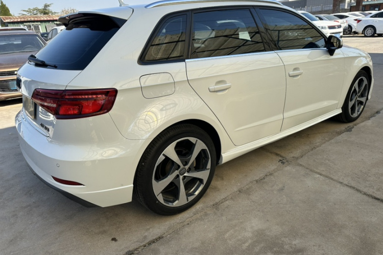 奥迪A3 2017款 Sportback 35 TFSI 运动型车身外观6002
