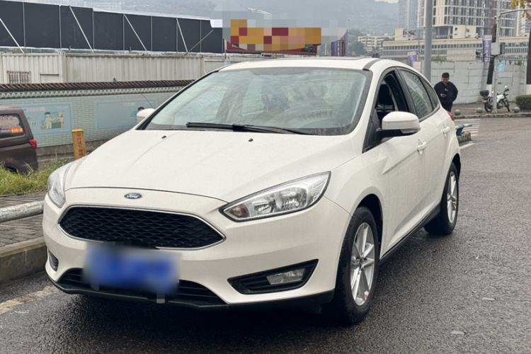 福特 福克斯 2018款 两厢经典 1.6L 自动风尚型智行版车身外观6012