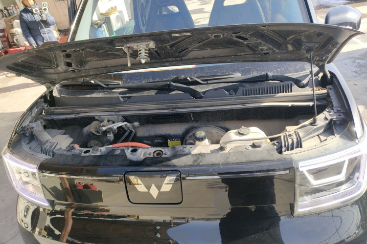 五菱汽车 宏光MINIEV 2022款 GAMEBOY 300km 玩咖款 磷酸铁锂机舱底盘24