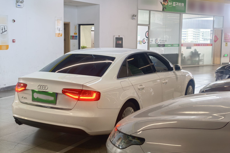 奥迪A4L 2015款 35 TFSI 自动舒适型车身外观6004