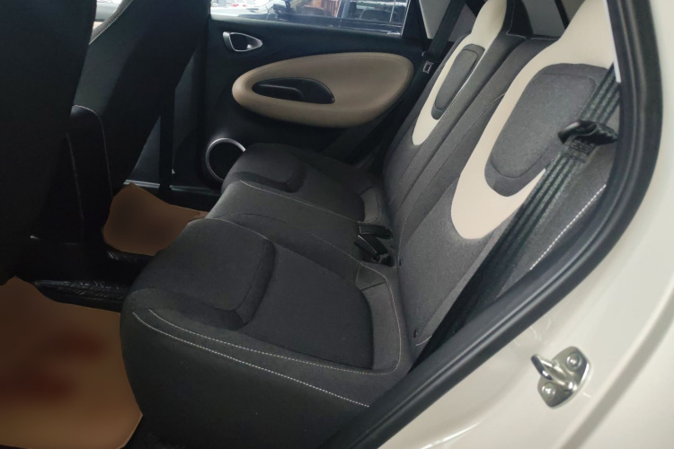 五菱汽车 五菱缤果 2024款 203km 轻享款中控内饰21