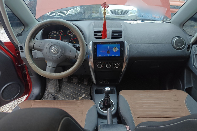 铃木 天语 SX4 2013款 1.6L 手动酷锐型中控内饰12