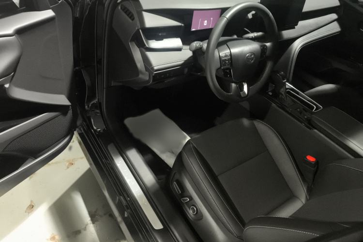 丰田 凯美瑞 2024款 双擎 2.0HGVP 豪华版中控内饰7003