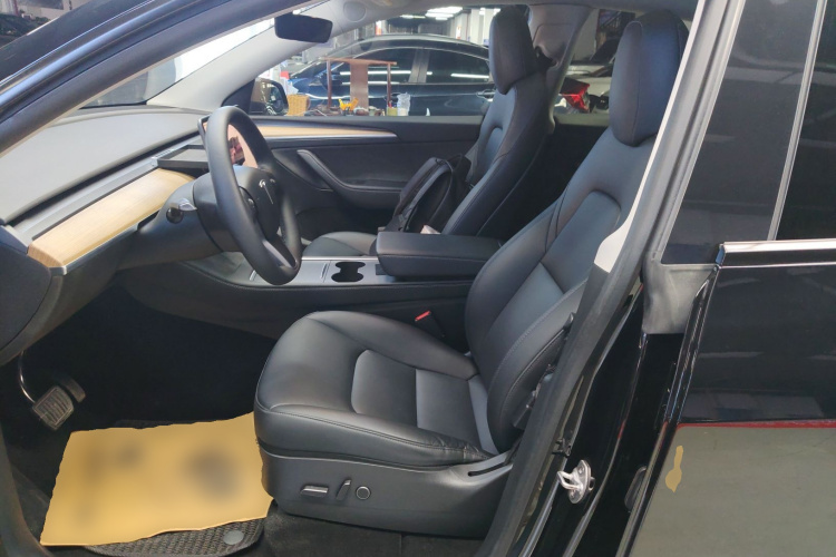 特斯拉 Model Y 2022款 长续航全轮驱动版局部细节19