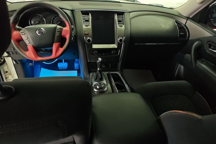 日产 途乐（平行进口） 中控内饰7005