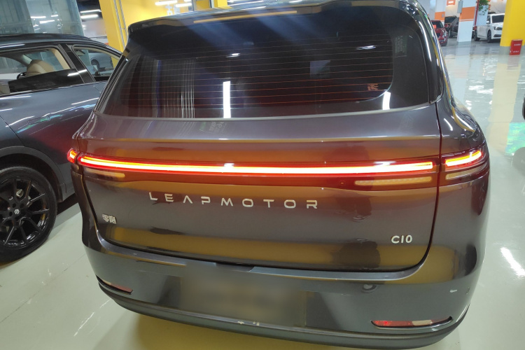 零跑汽车 零跑C10 2024款 210智享版车身外观6