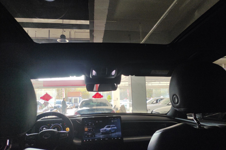 广汽传祺 传祺GS8 2022款 领航系列 2.0TGDI 两驱尊贵版（七座）中控内饰22