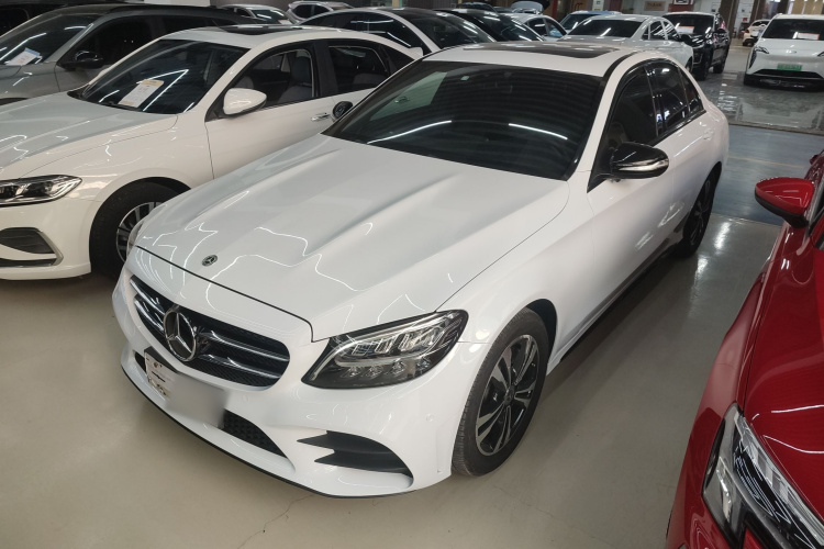 奔驰C级 2019款 C 260 运动版车身外观1