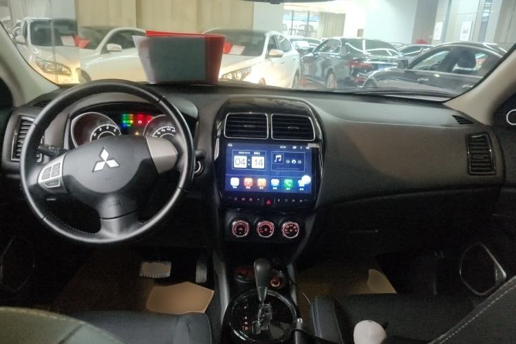 三菱 劲炫ASX 2018款 2.0L CVT两驱尊享版中控内饰7002