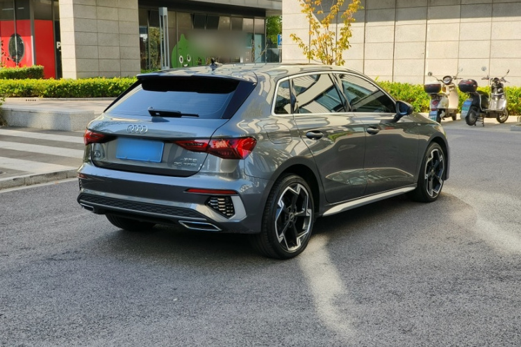 奥迪A3 2024款 Sportback 35 TFSI 豪华运动型车身外观6005