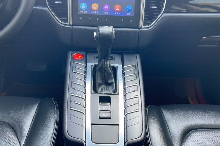 众泰SR9 2017款 2.0T 自动极致之光版局部细节18