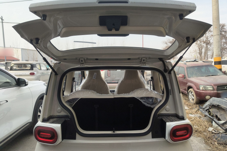 五菱汽车 宏光MINIEV 2024款 第三代 215km 青春版机舱底盘23