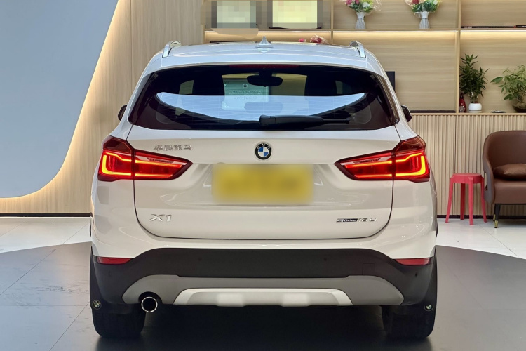 宝马X1 2019款 sDrive18Li 尊享型车身外观6003