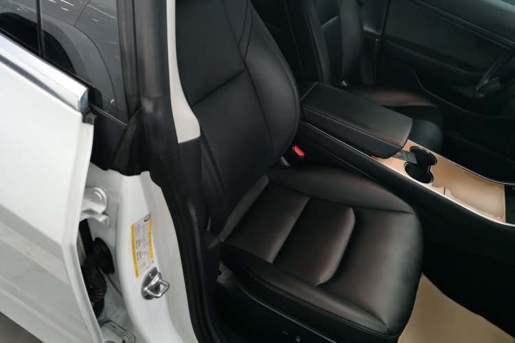 特斯拉 Model 3 2020款 改款 标准续航后驱升级版局部细节41