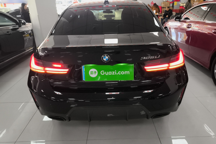 宝马3系 2024款 325Li M运动曜夜套装车身外观6