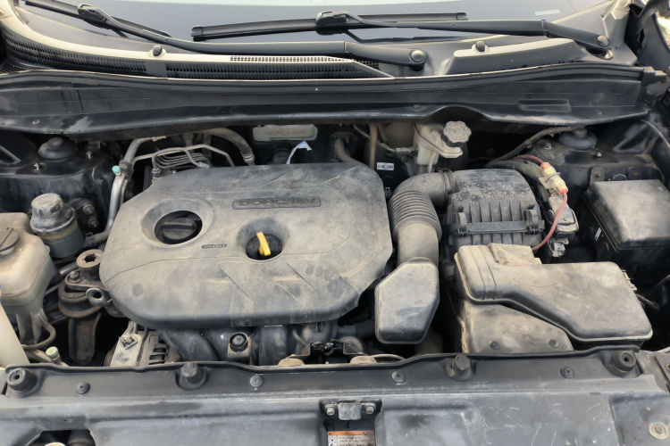 北京现代ix35 2015款 2.0L 自动两驱智能型 国IV机舱底盘24