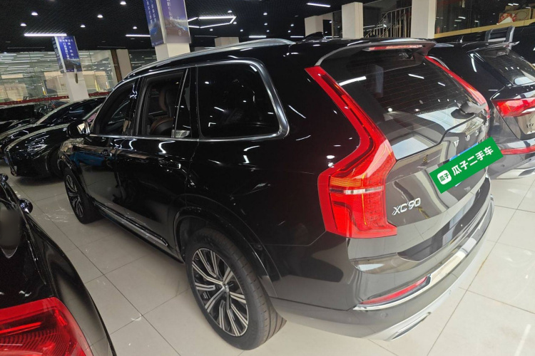 沃尔沃XC90 2021款 B6 智逸豪华版 7座车身外观4