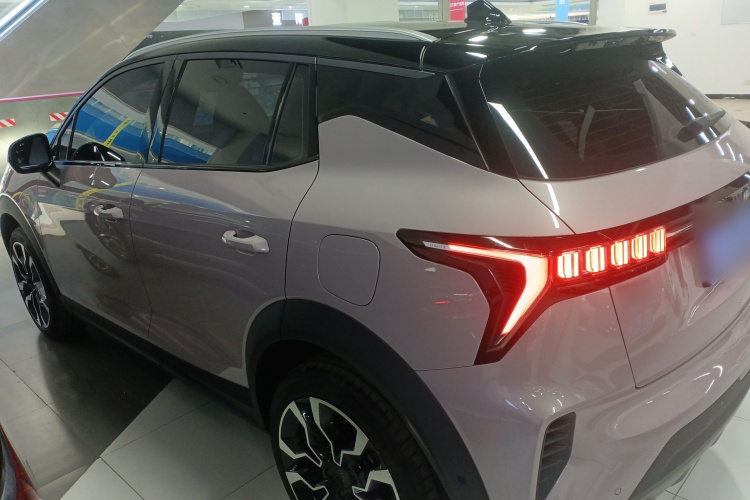 领克06 2023款 Remix 1.5T Shero车身外观6003