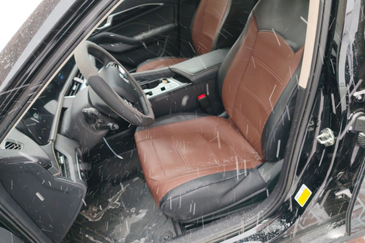 奔腾B70 2025款 龙耀版 1.5T 欢享型中控内饰19