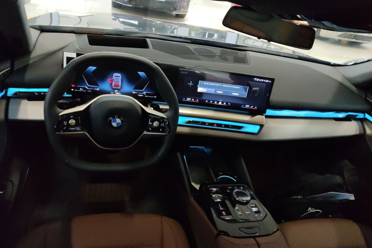 宝马5系 2024款 530Li 尊享型 豪华套装中控内饰12