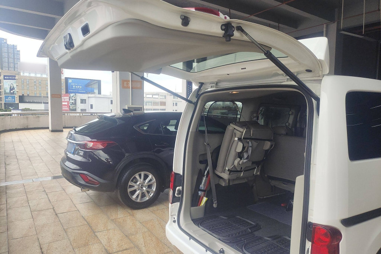 日产NV200 2016款 改款 1.6L CVT尊享型局部细节23