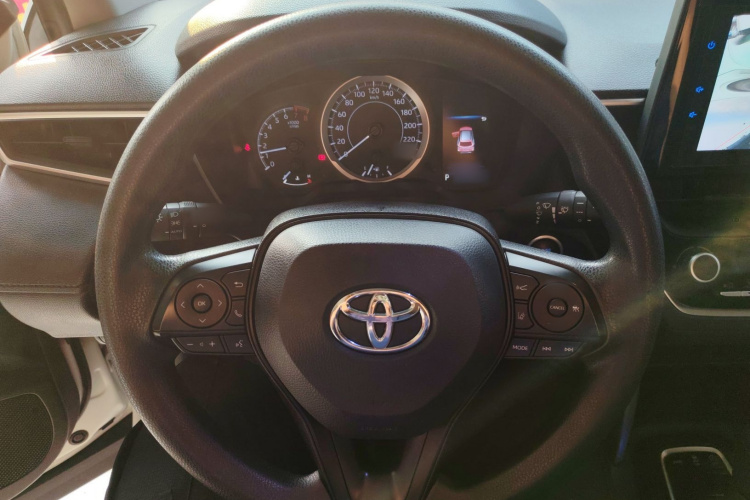 丰田 卡罗拉锐放 2022款 2.0L 精英版中控内饰13