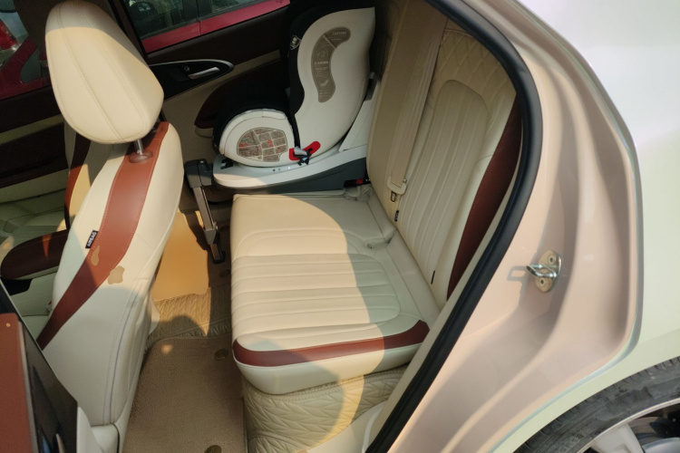 欧拉好猫 2021款 400km标准续航 维纳斯版 三元锂中控内饰7004