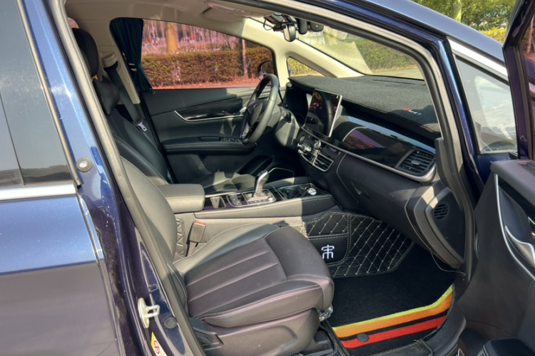 比亚迪 宋MAX 2019款 1.5T 自动智联睿逸天窗型 7座 国VI中控内饰7003