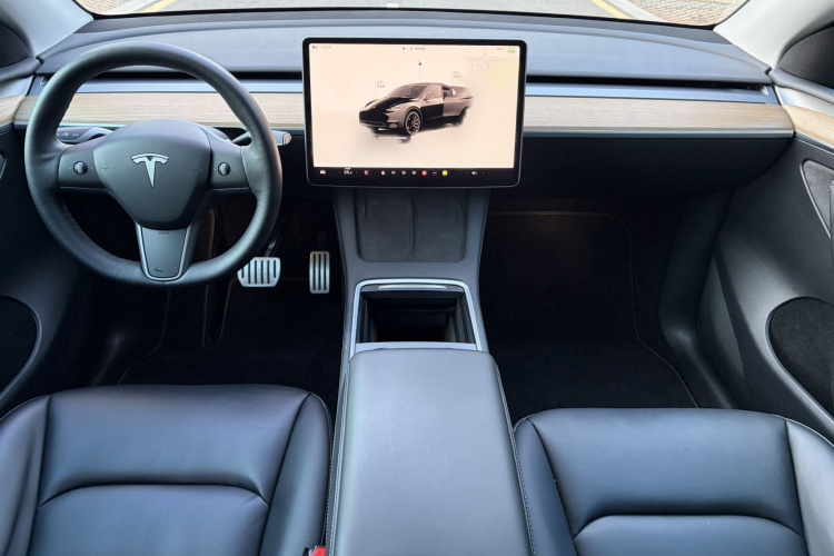特斯拉 Model Y 2022款 Performance高性能全轮驱动版中控内饰7001
