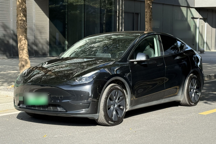 特斯拉 Model Y 2023款 后轮驱动版车身外观1