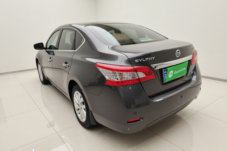 日产 轩逸 2014款 1.6XV CVT尊享版车身外观5