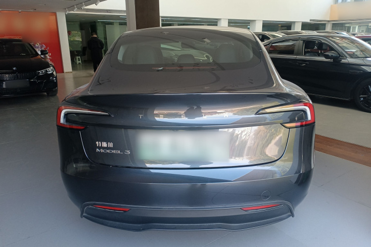 特斯拉 Model 3 2023款 后轮驱动版车身外观6004