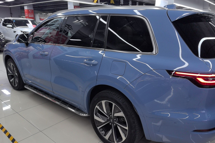 理想汽车 理想ONE 2021款 增程6座版车身外观4