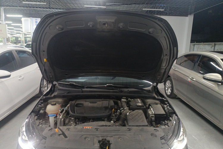 吉利汽车 帝豪 2023款 第4代冠军版 1.5L CVT尊贵型机舱底盘24