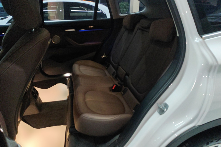 宝马X1 2022款 sDrive25Li 领先型中控内饰21