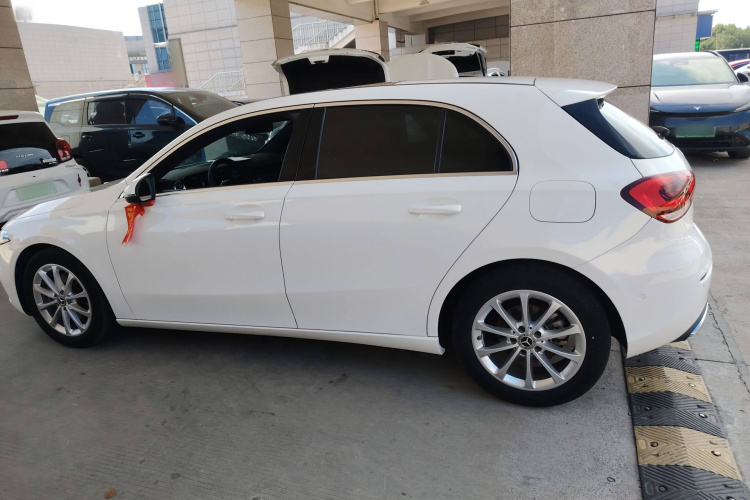 奔驰A级(进口) 2021款 A 200 时尚型车身外观6003