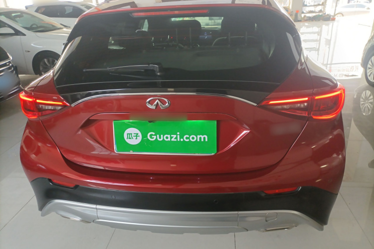 英菲尼迪QX30 2017款 1.6T 两驱运动版车身外观6