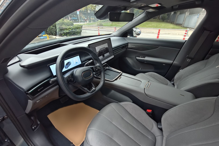 领克07 2024款 EM-P 126长续航 Ultra中控内饰7004