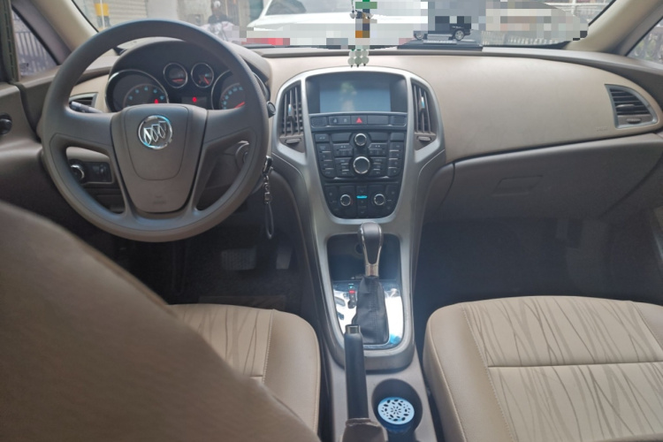 别克 英朗 2013款 GT 1.6L 自动舒适版中控内饰12